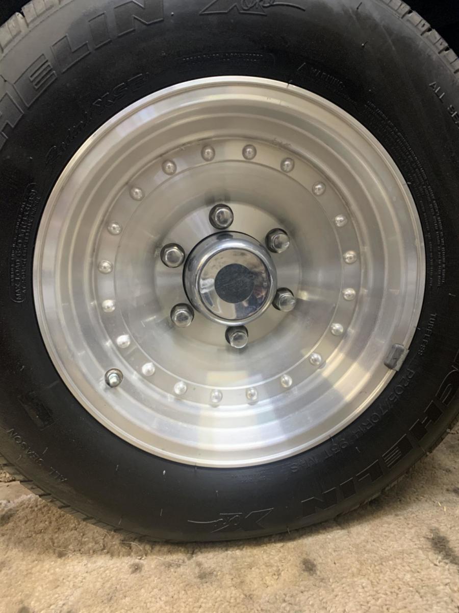 Колеса Mazda B1500 1974 года  (фото 41 из 111)